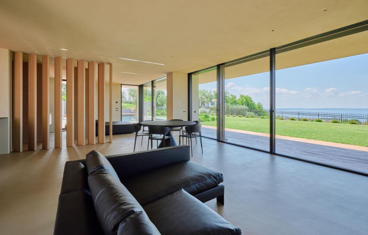 Villa Villasgarda - *