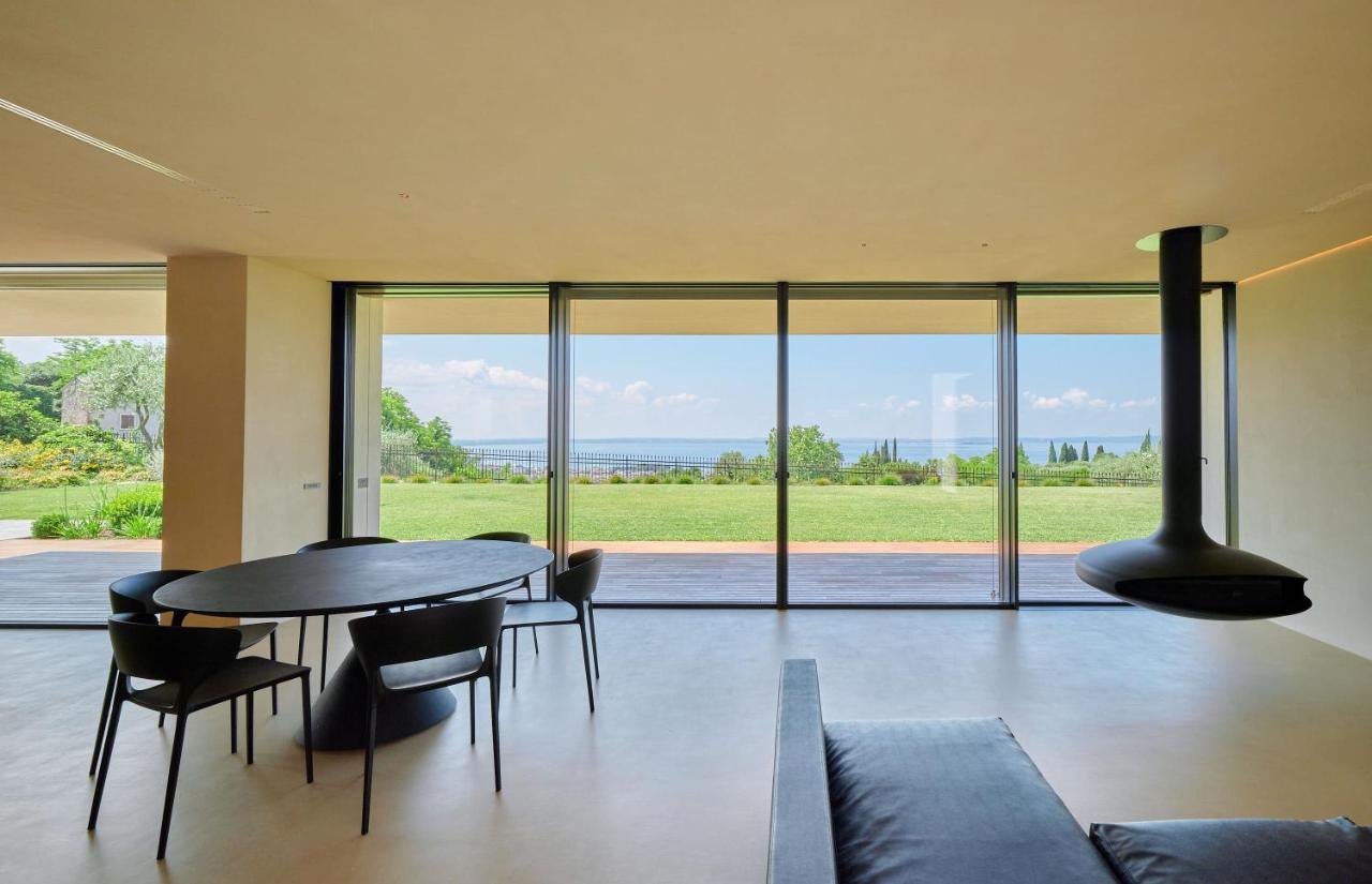 Villa Villasgarda - *