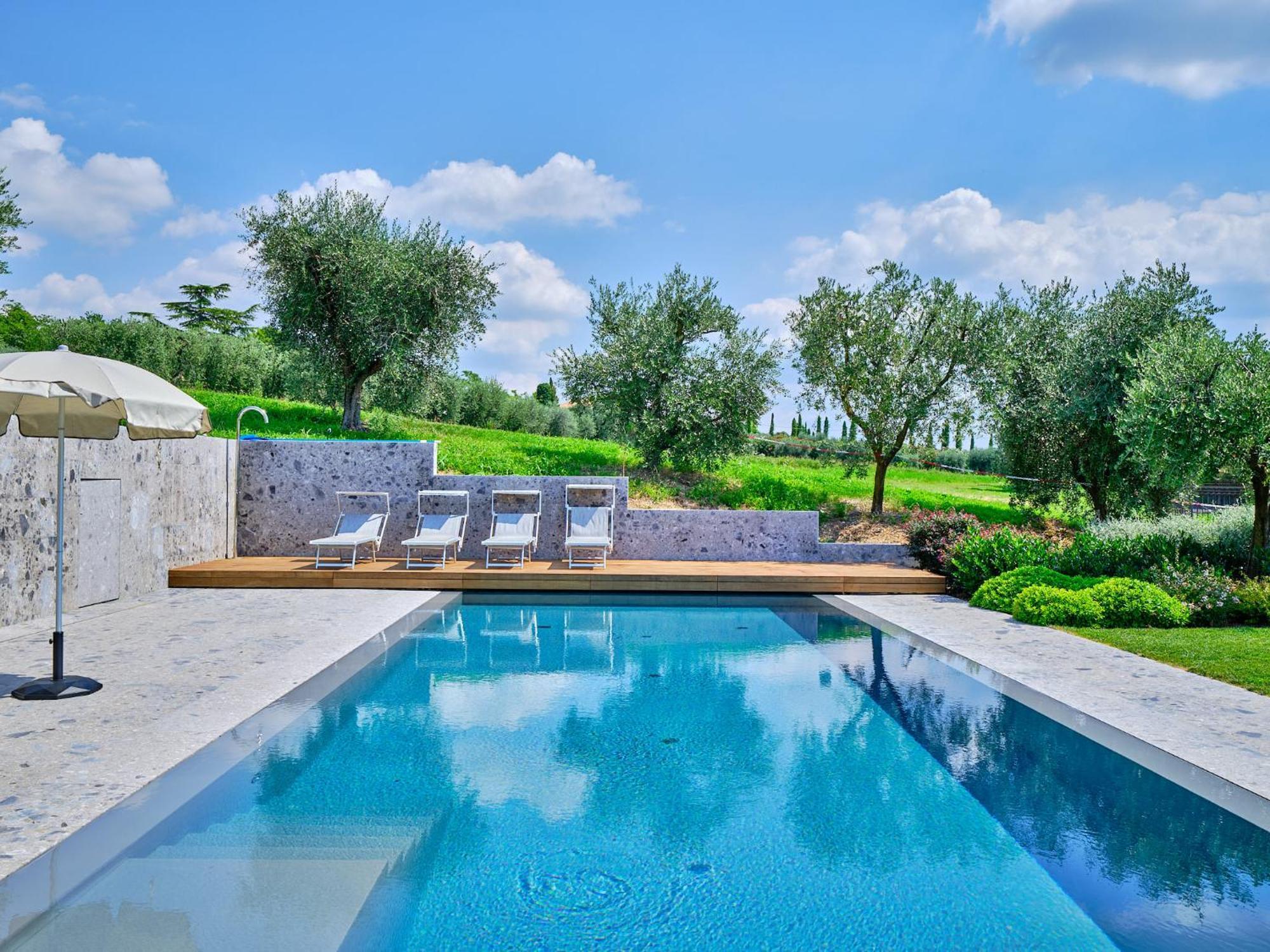 Villa Villasgarda - *